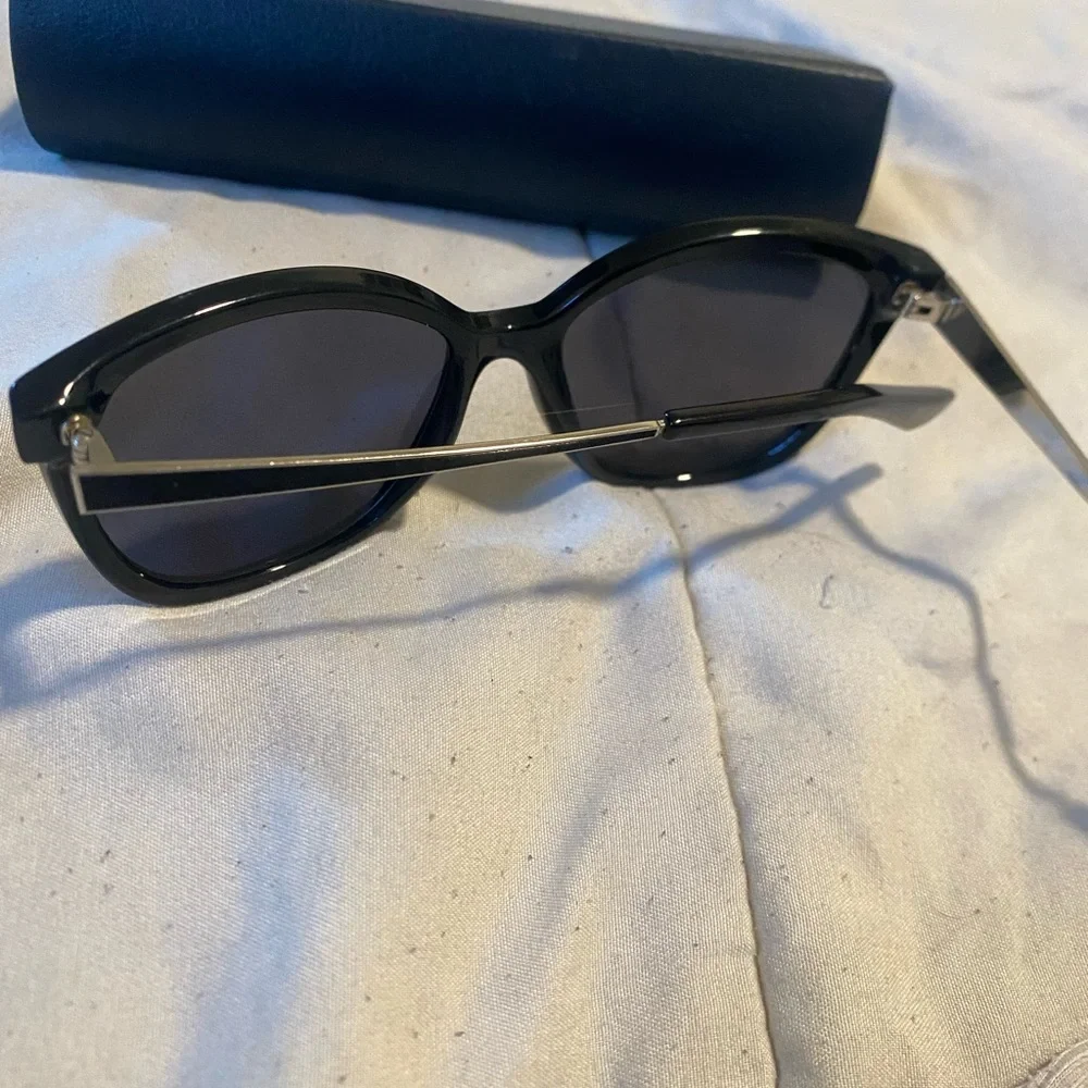 Elle Black Round  Women's Sunglasses